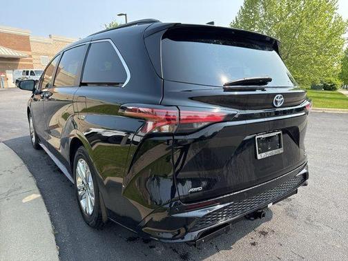 2022 Toyota Sienna XSE 7 Passenger