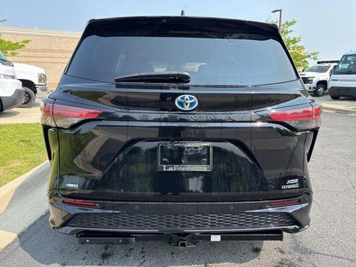 2022 Toyota Sienna XSE 7 Passenger