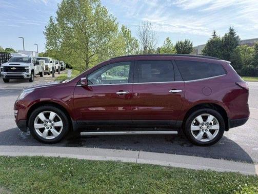Siren Red Tintcoat 2017 Chevrolet Traverse 1LT