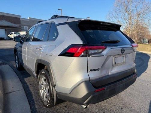 2023 Toyota RAV4 Hybrid XLE