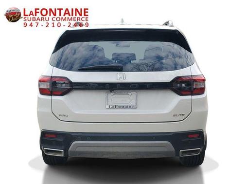 White 2023 Honda Pilot Elite