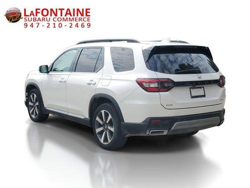 White 2023 Honda Pilot Elite