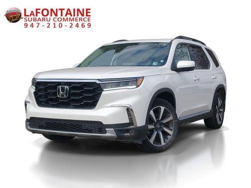 White 2023 Honda Pilot Elite