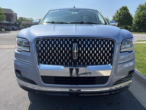 Chroma Crystal Blue Metallic 2022 Lincoln Navigator L Black Label