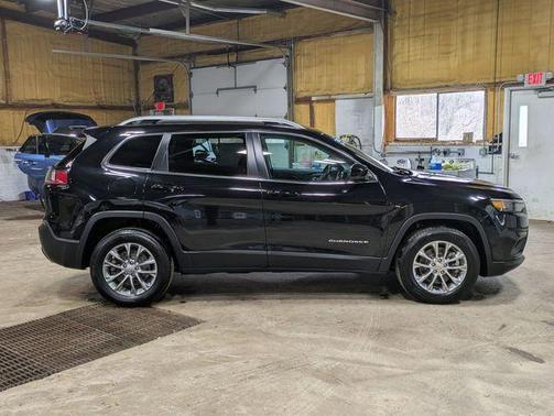 Diamond Black 2021 Jeep Cherokee Latitude Lux
