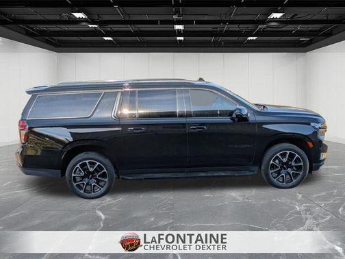 2023 Chevrolet Suburban RST