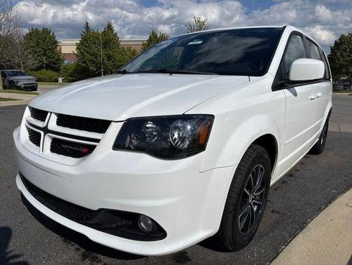 Bright White Clearcoat 2016 Dodge Grand Caravan R/T