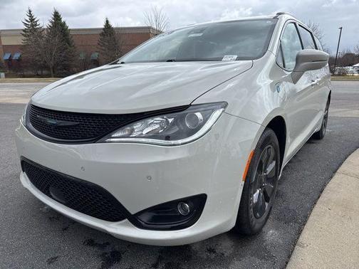 2020 Chrysler Pacifica Hybrid Limited