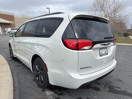 2020 Chrysler Pacifica Hybrid Limited