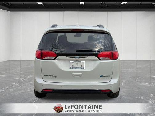 Luxury White Pearlcoat 2020 Chrysler Pacifica Hybrid Limited