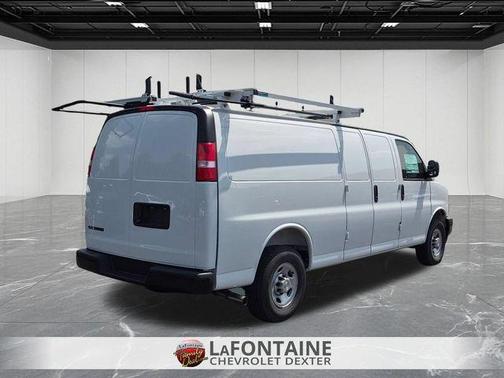 Summit White 2026 Chevrolet Express 3500 Work Van