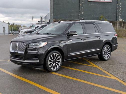 2022 Lincoln Navigator L Reserve
