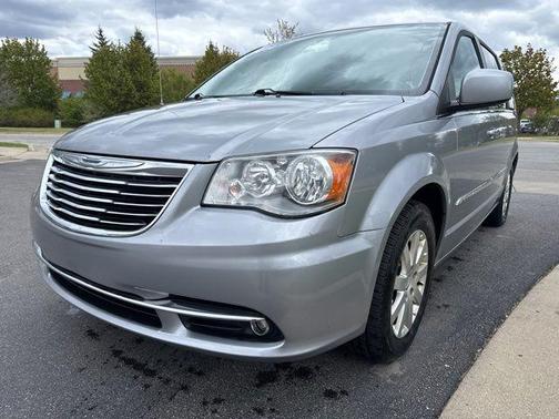 Billet Silver Metallic Clearcoat 2014 Chrysler Town & Country Touring