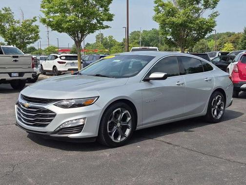 Silver Ice Metallic 2020 Chevrolet Malibu LT