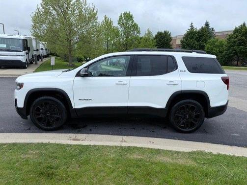 2022 GMC Acadia SLE