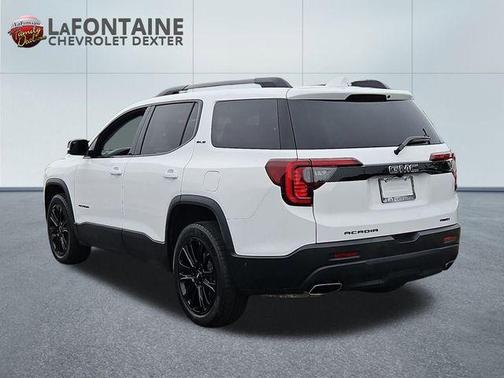 2022 GMC Acadia SLE