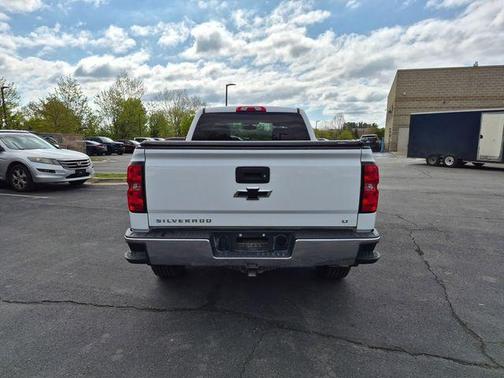 Summit White 2018 Chevrolet Silverado 1500 LT