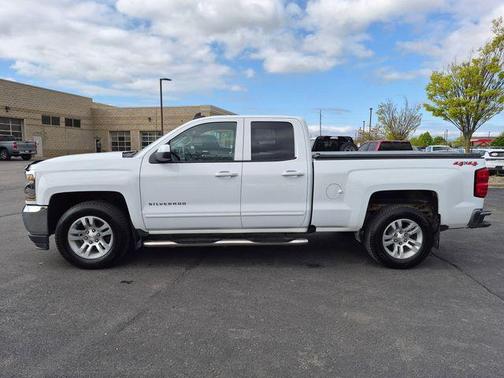 Summit White 2018 Chevrolet Silverado 1500 LT