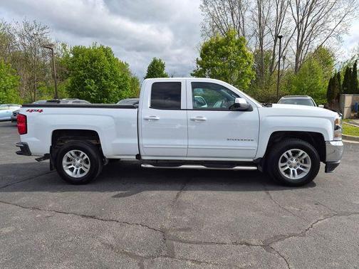 Summit White 2018 Chevrolet Silverado 1500 LT