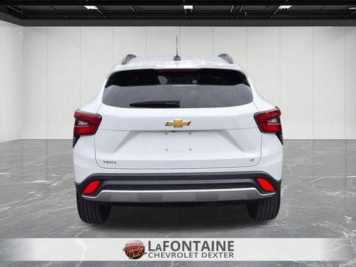 Summit White 2025 Chevrolet Trax LT