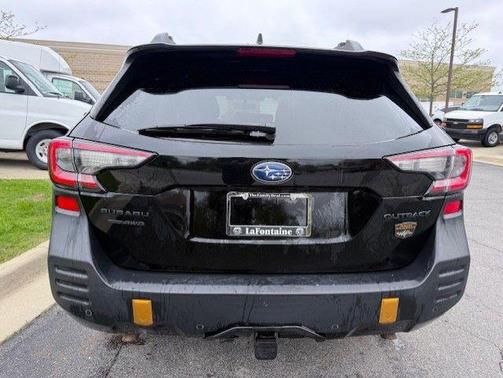 Crystal Black Silica 2022 Subaru Outback Wilderness
