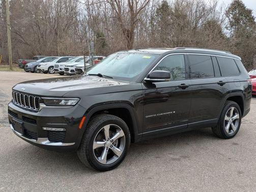 2023 Jeep Wagoneer Base