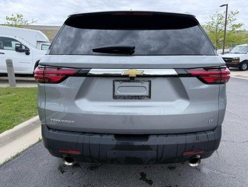 Sterling Gray Metallic 2023 Chevrolet Traverse LT Cloth
