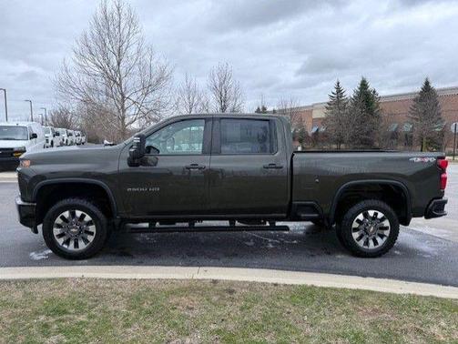 Greenstone 2022 Chevrolet Silverado 2500 Custom