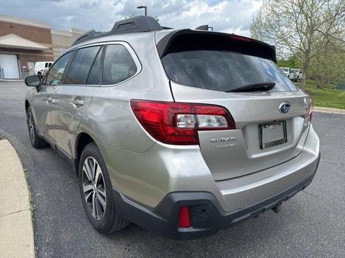 Tungsten Metallic 2019 Subaru Outback 2.5i Limited