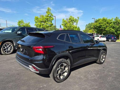 Black Metallic 2024 Chevrolet Trax LT