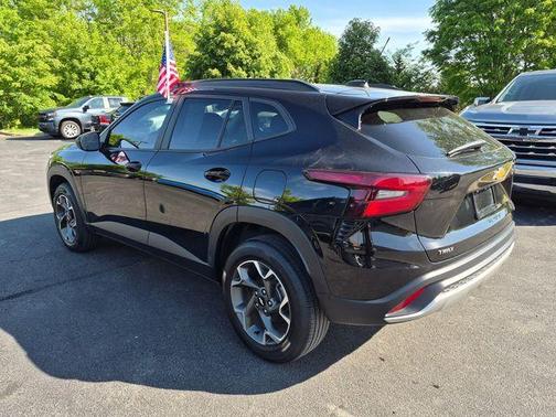 Black Metallic 2024 Chevrolet Trax LT