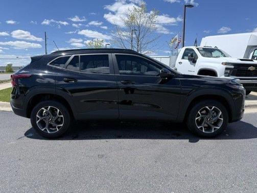 Black Metallic 2024 Chevrolet Trax LT