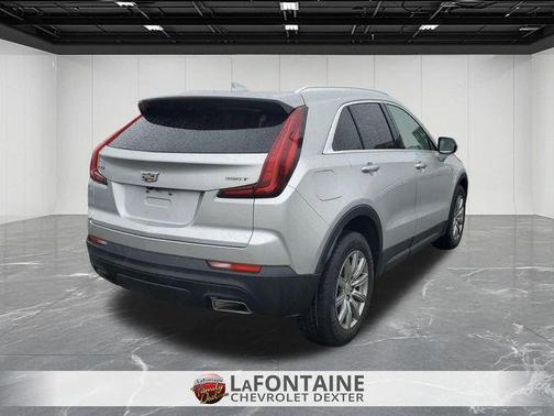 Radiant Silver Metallic 2021 Cadillac XT4 Luxury