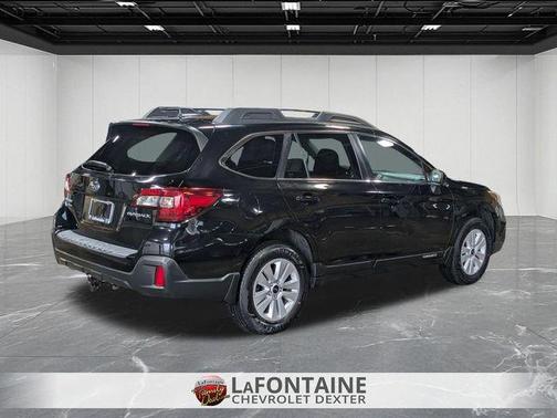 Crystal Black Silica 2018 Subaru Outback 2.5i Premium