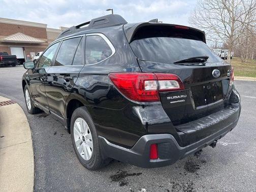 Crystal Black Silica 2018 Subaru Outback 2.5i Premium