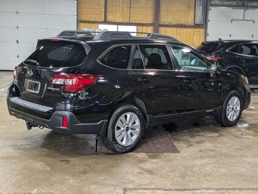 Crystal Black Silica 2018 Subaru Outback 2.5i Premium