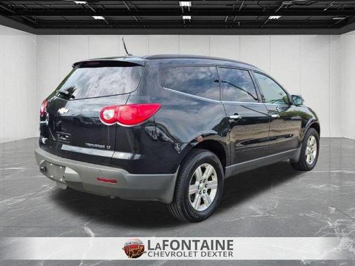 Black Granite Metallic 2012 Chevrolet Traverse 2LT