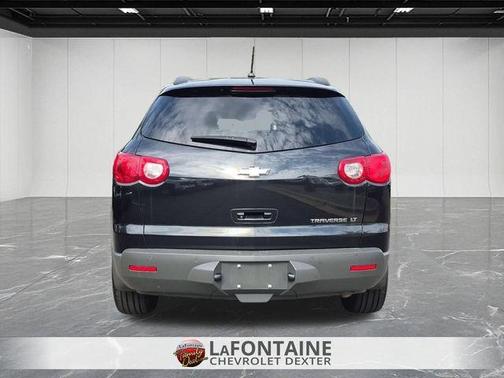 Black Granite Metallic 2012 Chevrolet Traverse 2LT