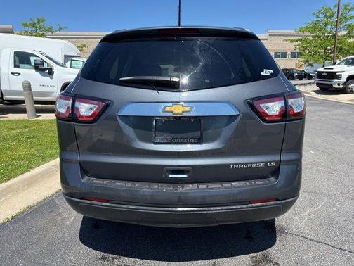 Cyber Gray Metallic 2014 Chevrolet Traverse LS