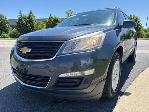 Cyber Gray Metallic 2014 Chevrolet Traverse LS
