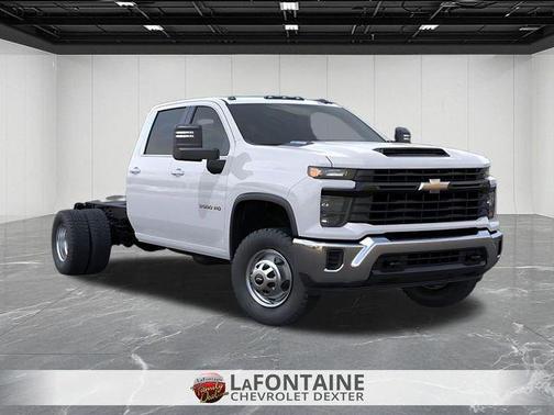 Summit White 2026 Chevrolet Silverado 3500 WT
