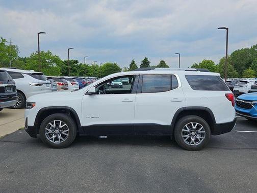 2022 GMC Acadia SLT