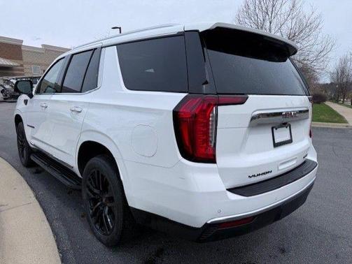 Summit White 2023 GMC Yukon SLT