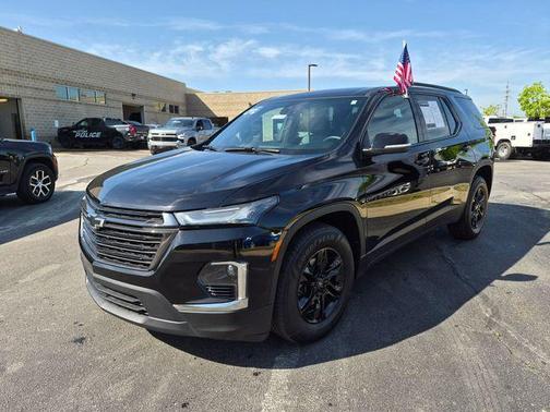 Mosaic Black Metallic 2024 Chevrolet Traverse Limited LT Leather