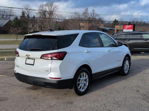 2022 Chevrolet Equinox LS