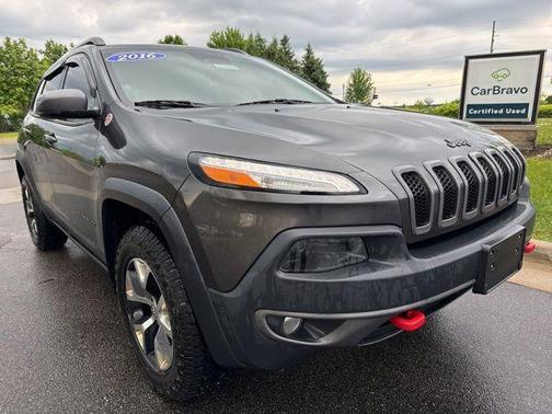 Granite Crystal Clearcoat Metallic 2016 Jeep Cherokee Trailhawk