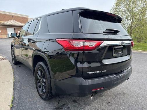 Black Metallic 2020 Chevrolet Traverse LS