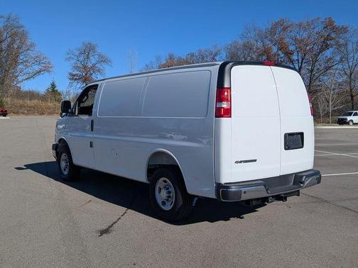 2025 Chevrolet Express 2500 Work Van