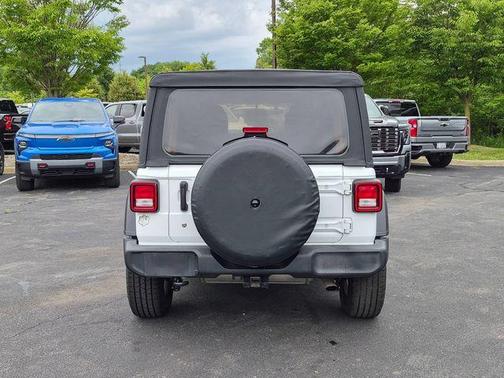 Bright White Clearcoat 2018 Jeep Wrangler Unlimited Sport