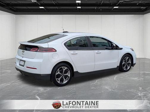 Summit White 2015 Chevrolet Volt Base